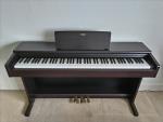 電子ピアノ　Yamaha YDP145-R