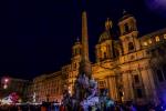テヴェレ川ナイトクルーズ＆夜のローマ市内散策　ガイドがご案内に関する画像です。