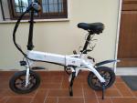 FIIDO 1 折り畳み式電動自転車お売りしますに関する画像です。