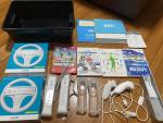 Nintendo Wii★新品のハンドル二個、ソフト4個、小型変圧器付き★