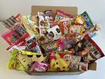 30個入りの日本のお菓子ボックスーかわいい宝箱に入っています