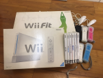 Wii本体とWii fit本体　各種ソフトセットで売りますに関する画像です。